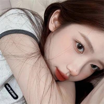 一线女星素颜现身菜市场，公司火速否认，连续多日引热议
